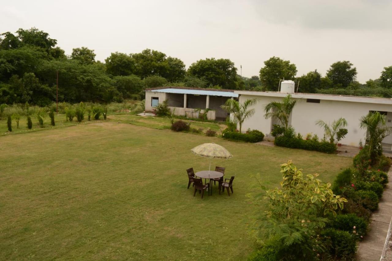 Hotel Radha Rani Mahal Khajurāho Buitenkant foto